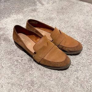 Toms "Mallory" Tan Suede Loafers